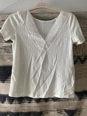 Sezane Cream V-Neck Ribbed Tee with Lace Trim